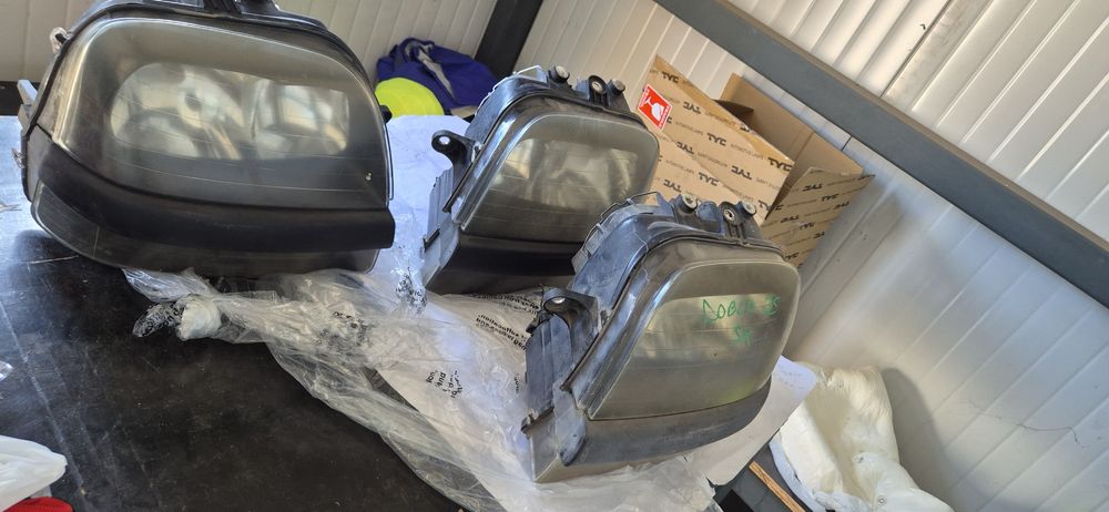 Фарове Фиат Добло 2005година