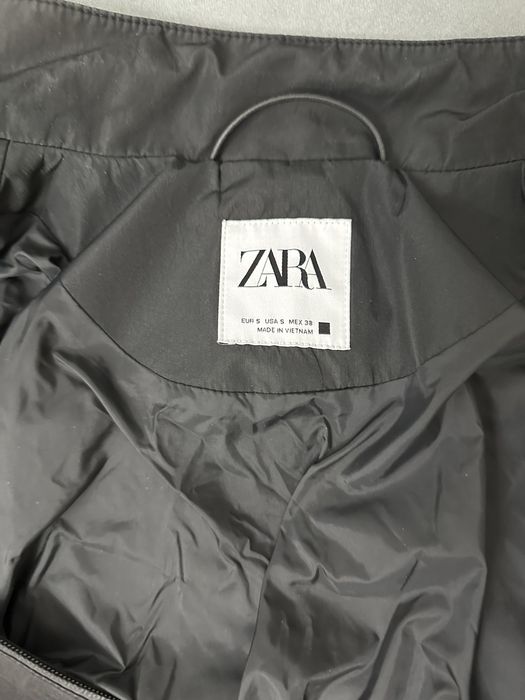 Ветровка от ZARA