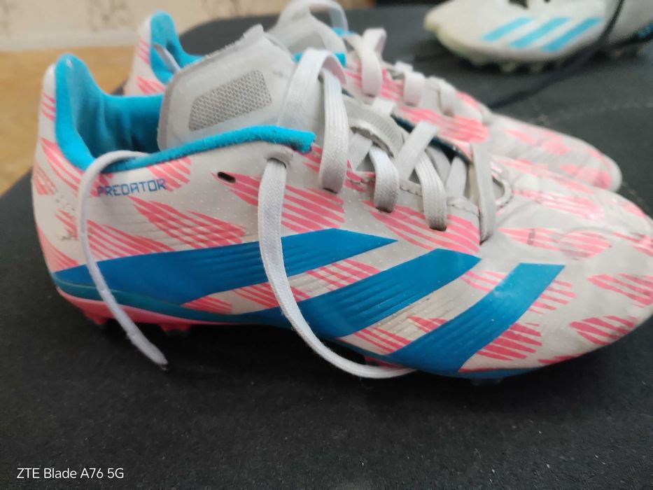 Бутонки адидас 32  номер