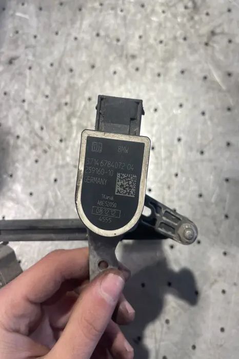 Cantar faruri xenon 3714 6784072 04 BMW Seria 1 2012 120d MT (184 hp)