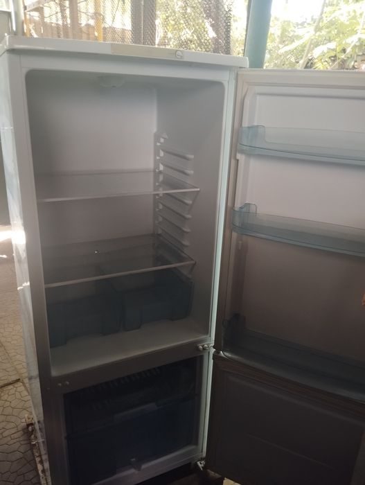Холодильник  срочно продам