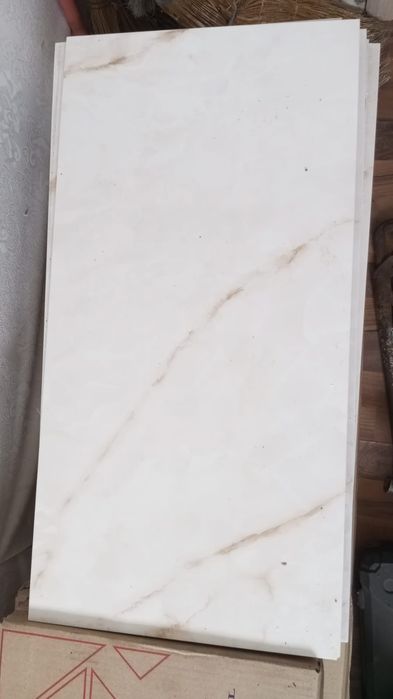 Продам плитку настенную, 600/300