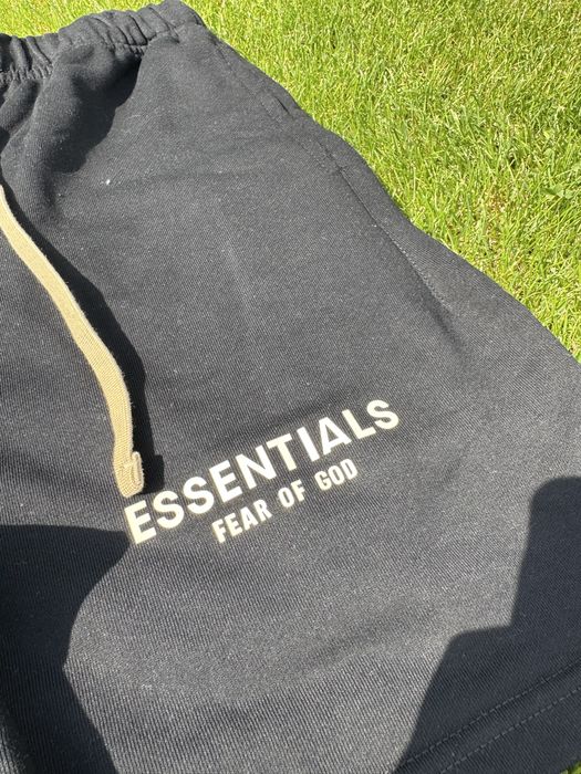 Pantaloni scurti ESSENTIALS  / Colectie 2026