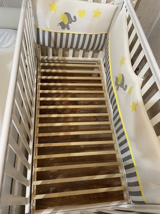 Patut si saltea din lemn masiv cu laterala culisabila 120 x 60 cm