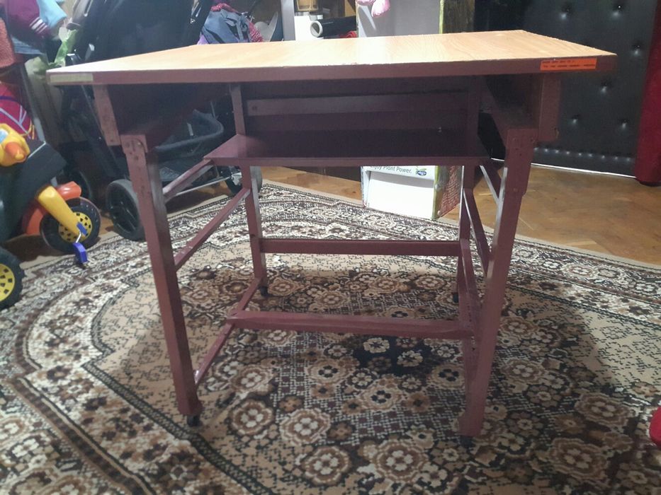 Малко ученическо бюро или за компютър