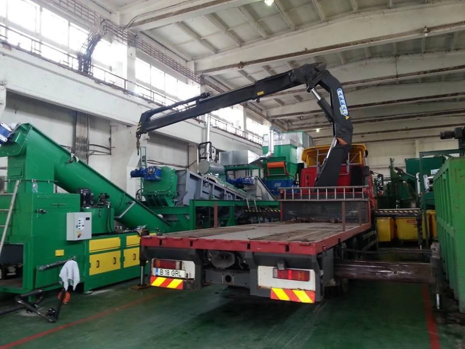 Transport container, camion macara containere, utilaje, inchiriat