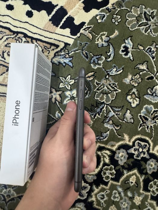 Продам IPhone 11