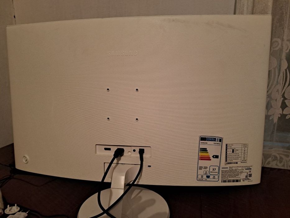 Samsung kampyutor monitori