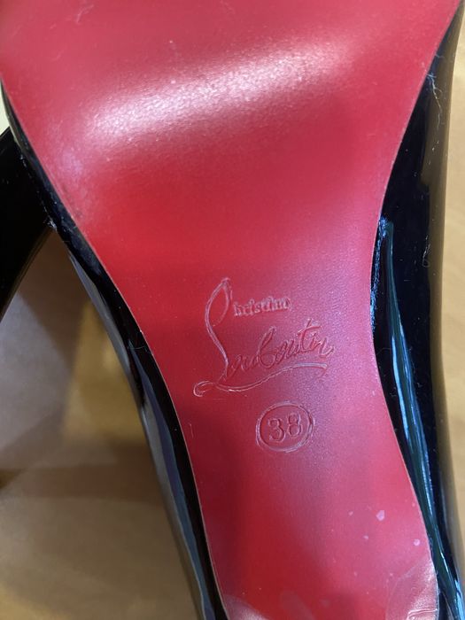 дамски обувки на Christian Louboutin