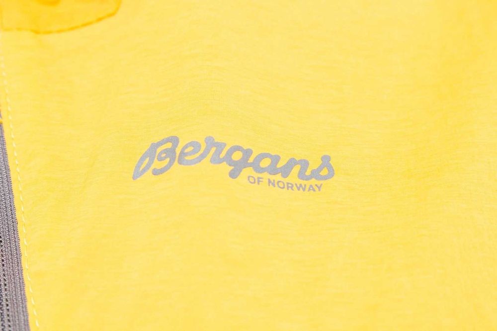 BERGANS Cecilie LT Wind Anorak дамско яке жълто с качулка ветровка S