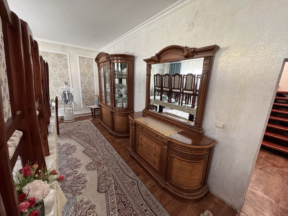 Продам горку в гостиную