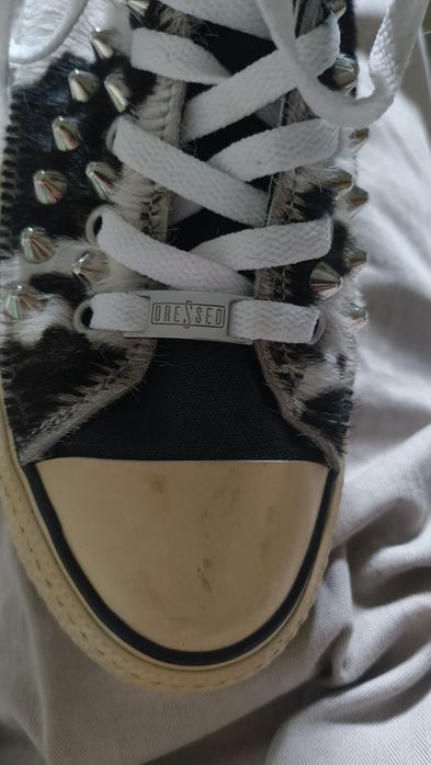 EDITIE LIMITATA Cconverse și DRESSED din piele de vita