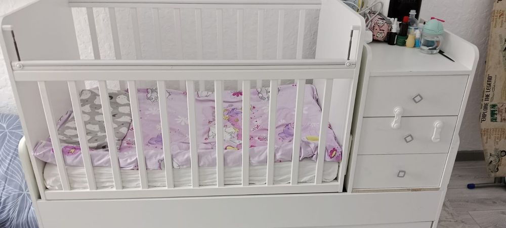 Детская кроватка