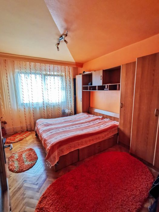 PROPRIETAR: Vând apartament 2 camere decomandat, Vasile Aaron, 54 mp utili, etaj 5/10, mobilat și utilat