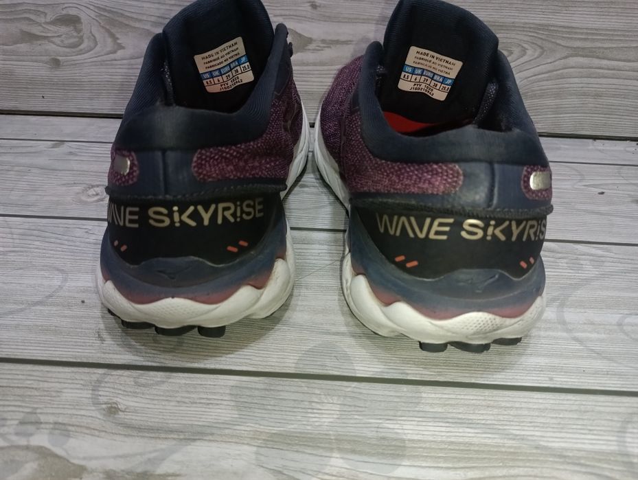 Mizuno Wave N 39