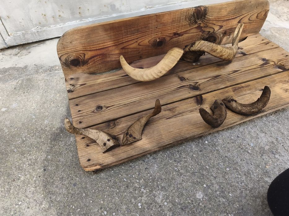 Стара закачалка с рога , етно закачалка