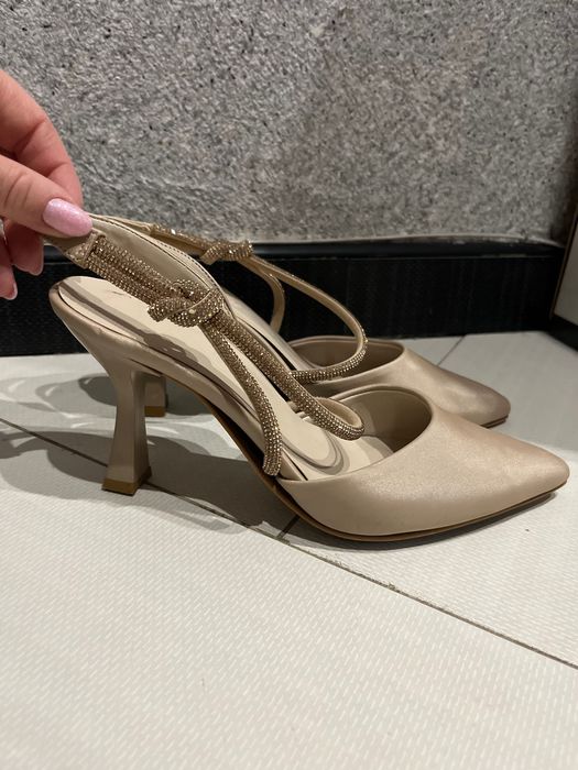 Официални дамски обувки