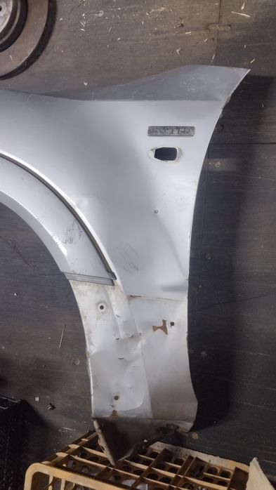 Крыло левое Mitsubishi Pajero 3