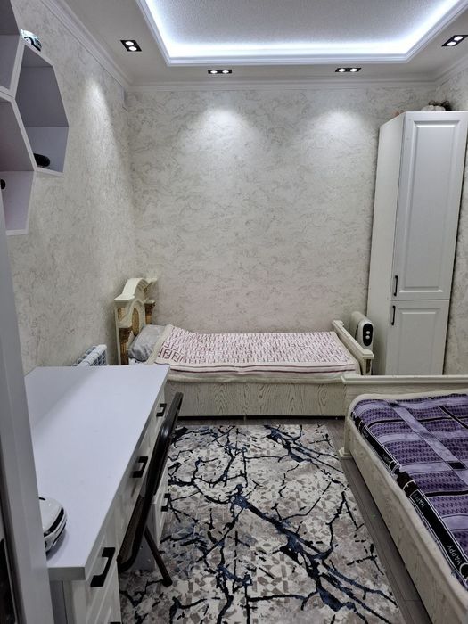 2 xonali kvartira sotiladi