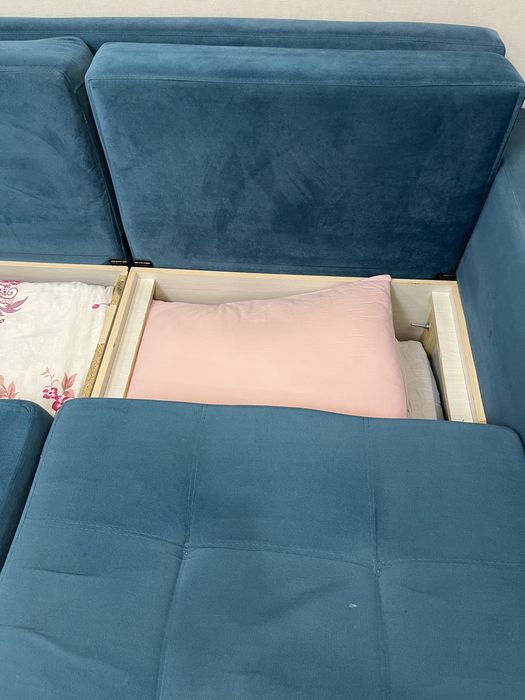 Диван угловой трехметровый со шторами