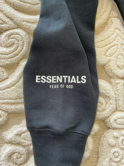 Hanorac essentials