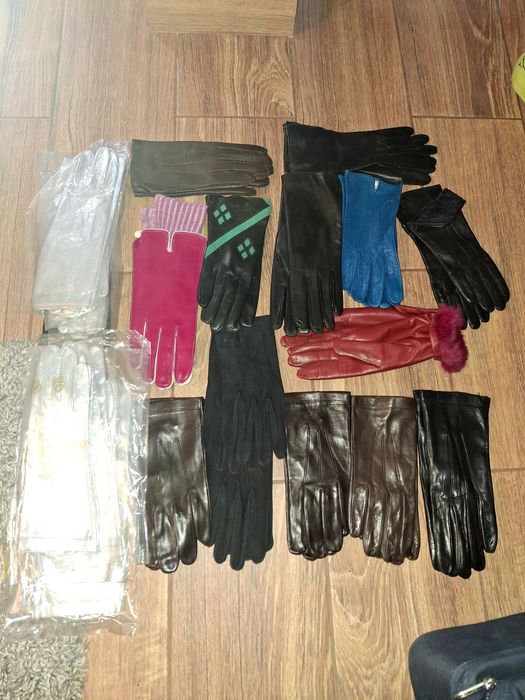 Vând mănuși  damã