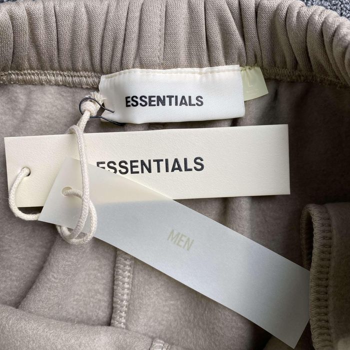 Pantaloni Essentials / Premium / 2026