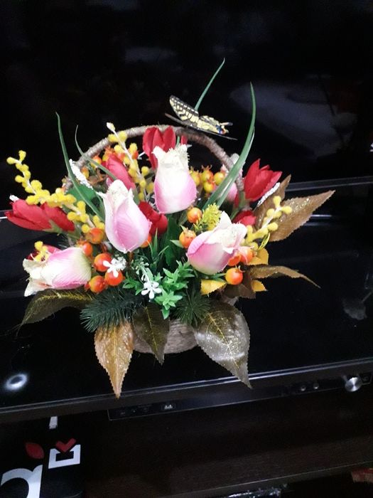 Цветы в горшочках