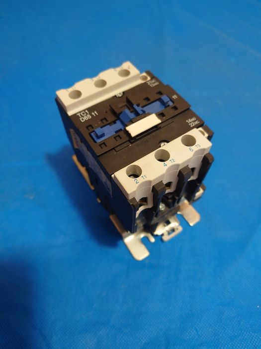 Электромагнитный контактор 65A- пускатель