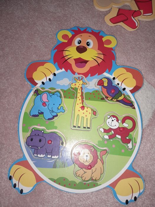 Vand toate aceste puzzle