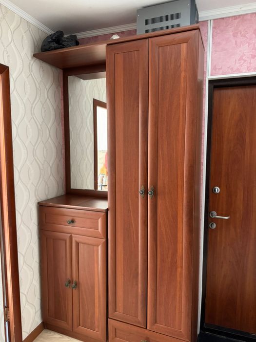 Прихожая с зеркалом