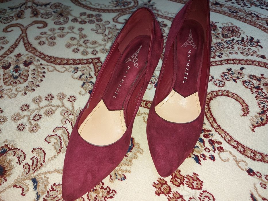 Замшевые бордовые туфли