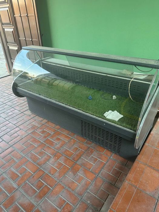 Витрина холодилник