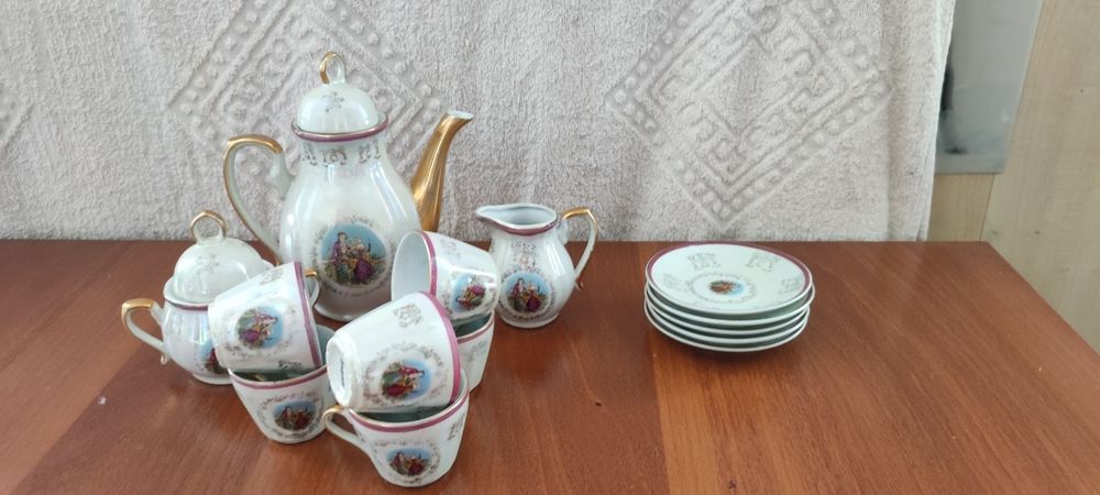 Продается чайный сервиз