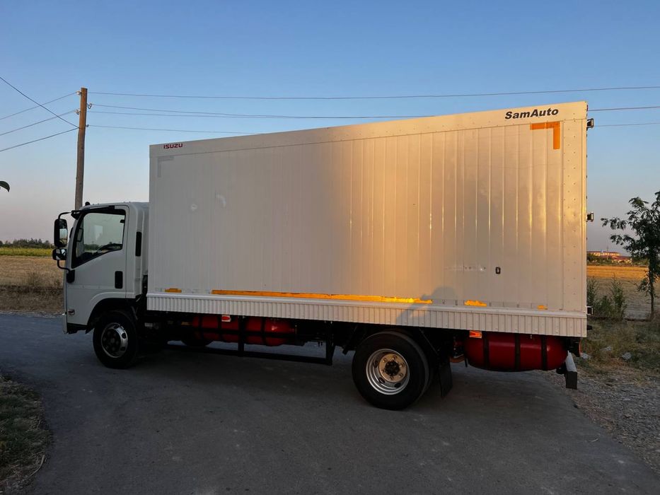 Isuzu NPR-75 реф 5тонна