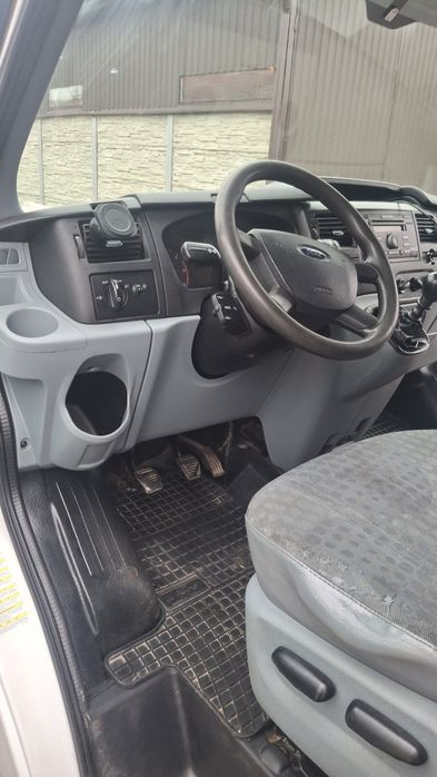 Vând Ford transit