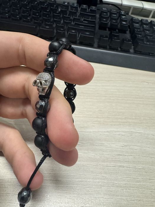 Рокерска гривна с череп и камъник оникс
