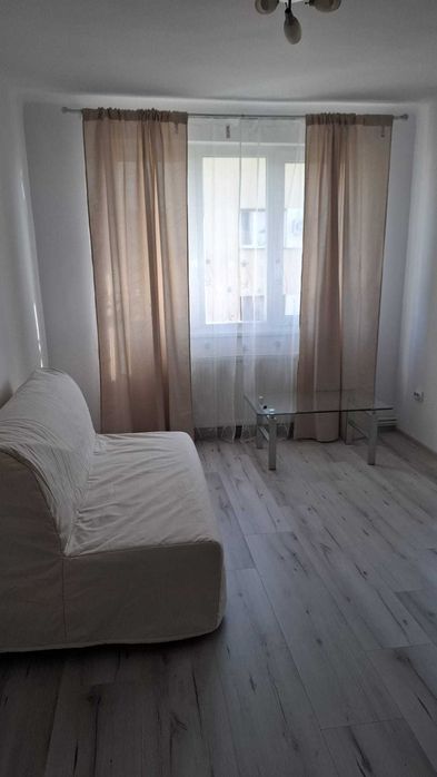 Inchiriez apartament 3 camere