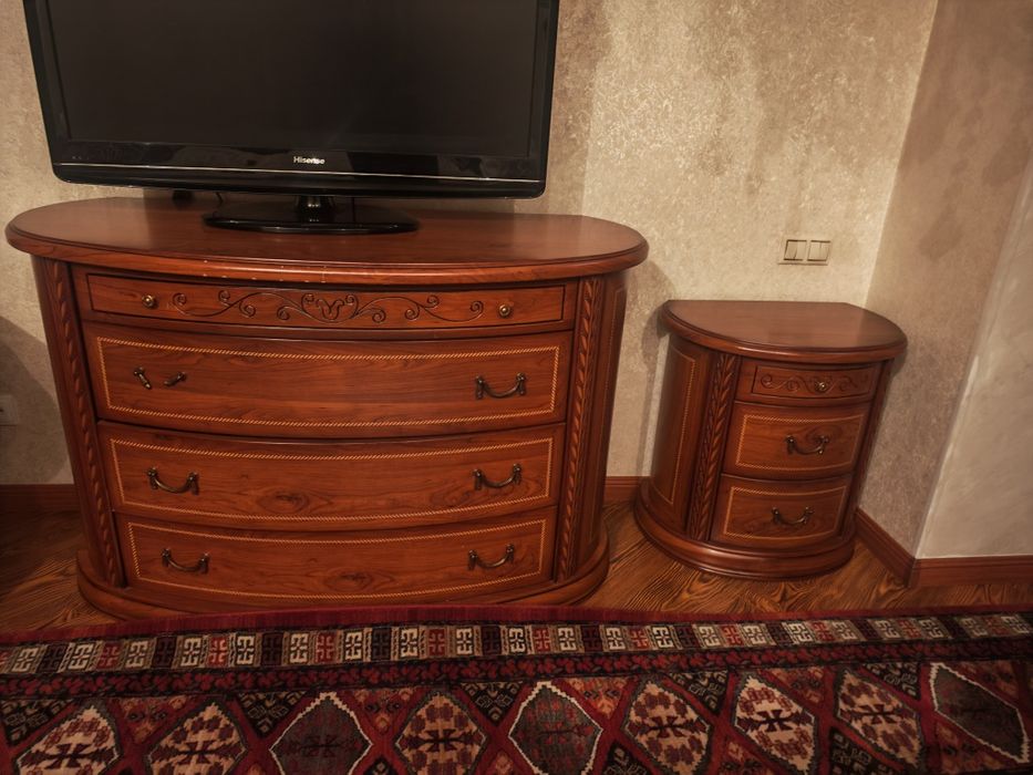 Продам спальный гарнитур