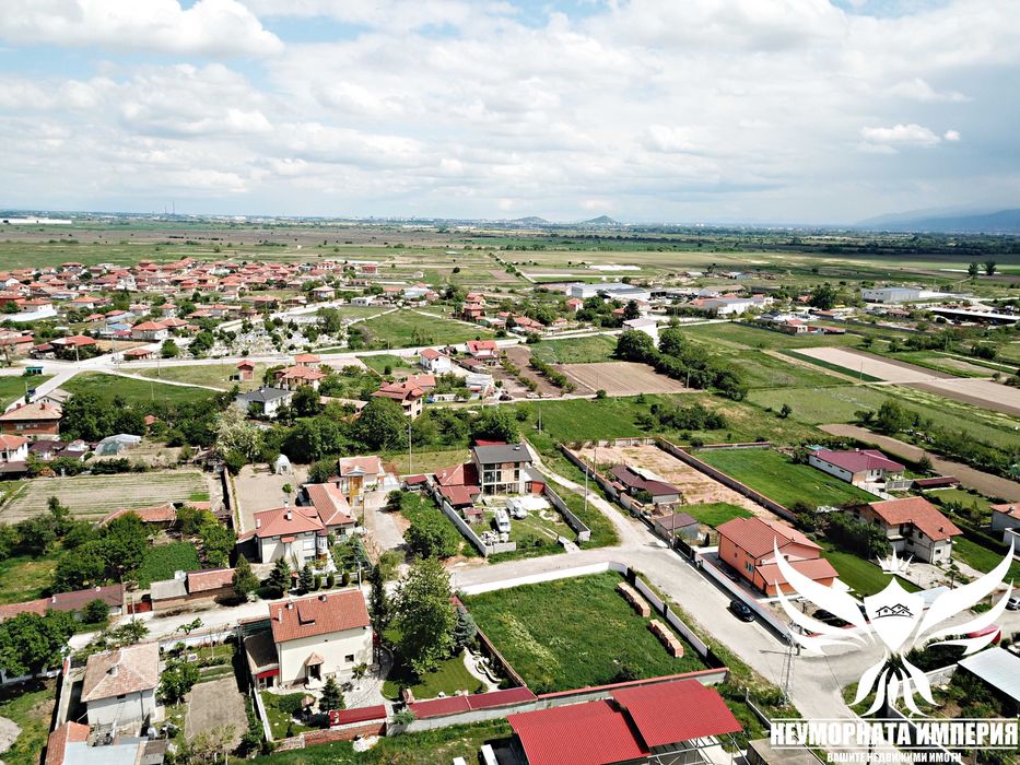 Продавам нова къща с широк двор 820кв.м. в село Костиево, общ.Марица