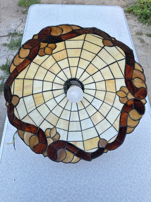 Lampi sticla stil Tiffany