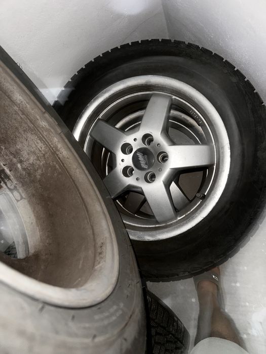 Гуми с джанти. Gumi s djanti