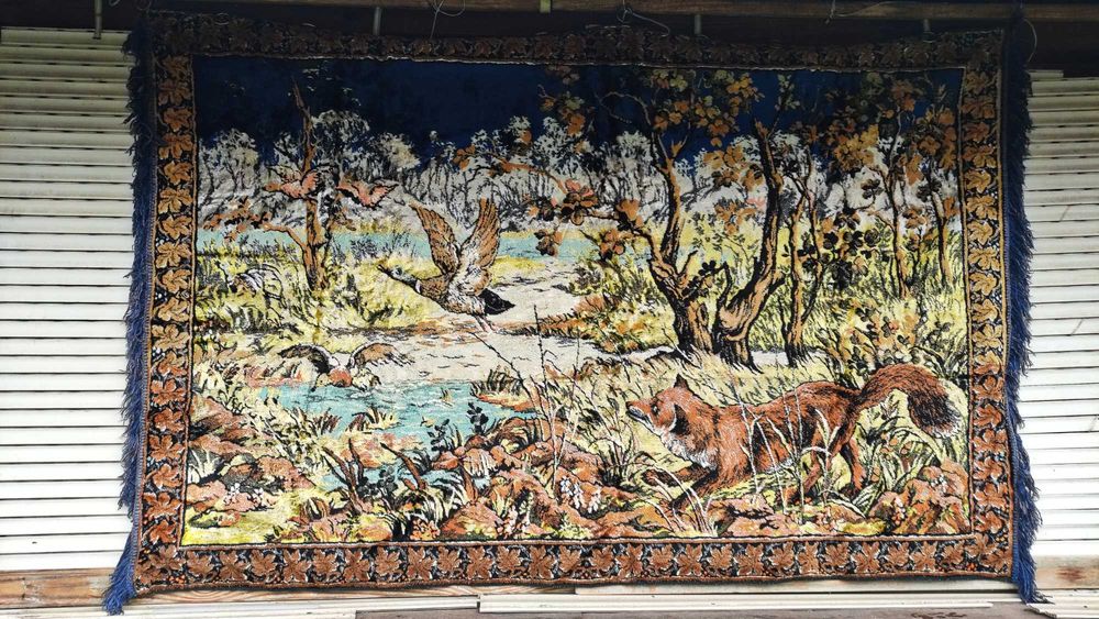 Много голям плюшен ковьор /покривало за легло