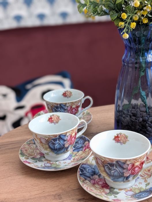 Продам красивый чайный сервиз