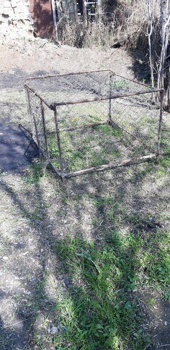 Клетка переносная для содержания кур,кроликов и т.д.