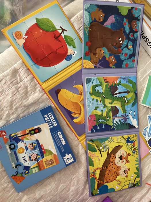 Развивающие игрушки , книги , пазлы , конструкторы , букварь