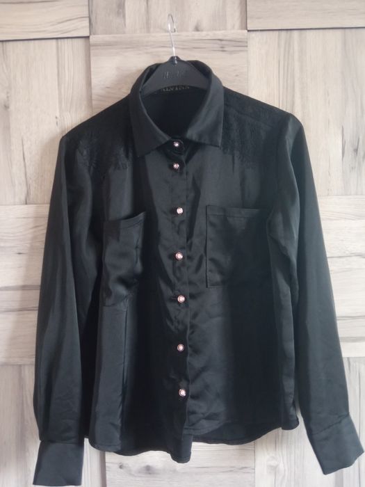 Rubashkalar sotiladi