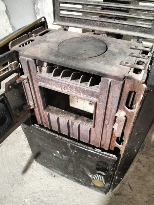 Vând sobă din fontă