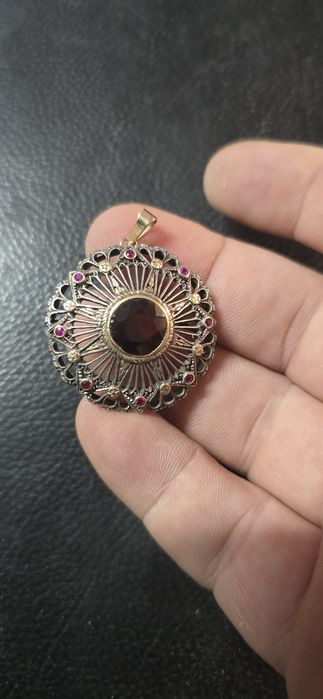 Pandant aur 18 k rubine