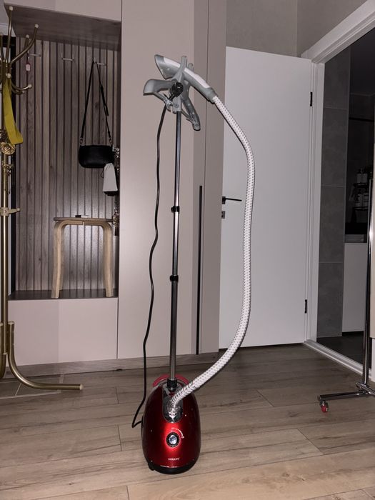 Паровой  утюг для одежды